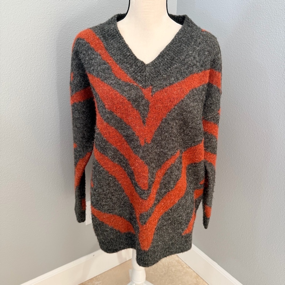 Joseph A. Tiger Stripe Zebra V-Neck Knit Sweater Charcoal Gray Rust Orange M